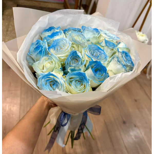 Buchet trandafiri albastri