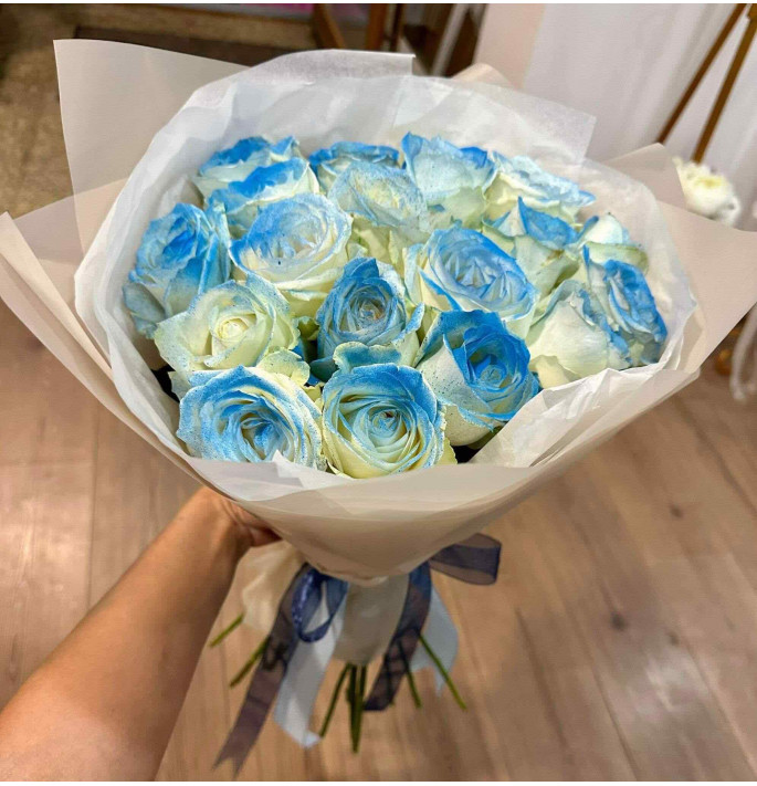 Buchet trandafiri albastri